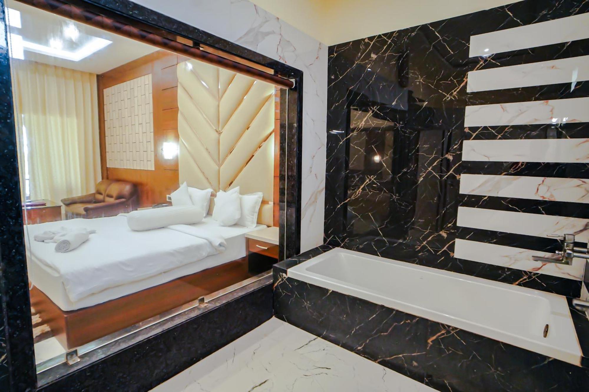 Prasant On Beach Resort !! Lift - Wifi -Restaurant-Parking Facilities-Newly Decorated Room !! Mandarmani Luaran gambar