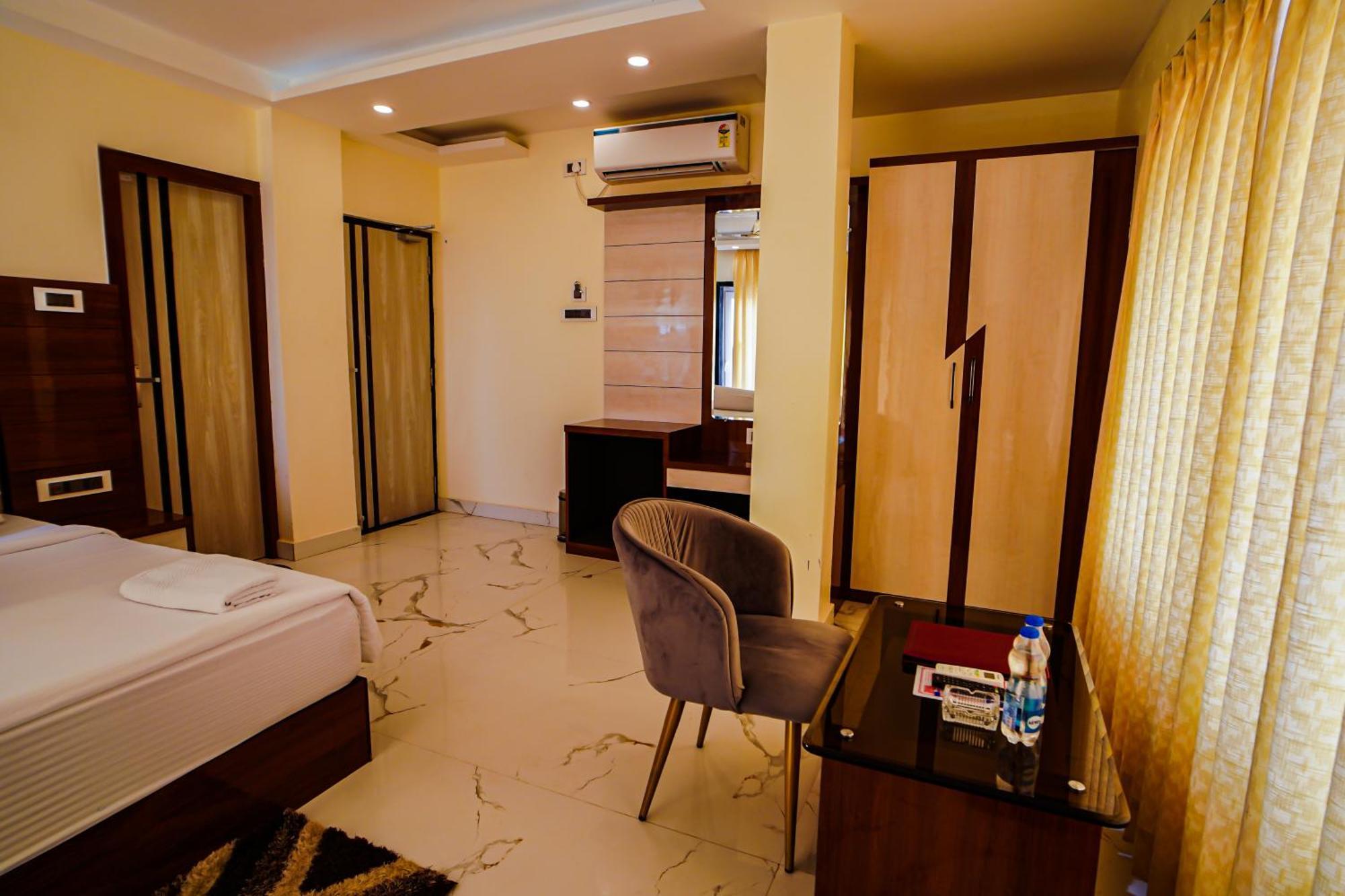 Prasant On Beach Resort !! Lift - Wifi -Restaurant-Parking Facilities-Newly Decorated Room !! Mandarmani Luaran gambar