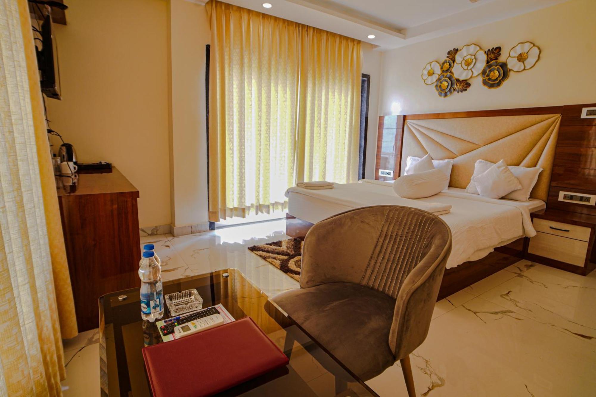 Prasant On Beach Resort !! Lift - Wifi -Restaurant-Parking Facilities-Newly Decorated Room !! Mandarmani Luaran gambar