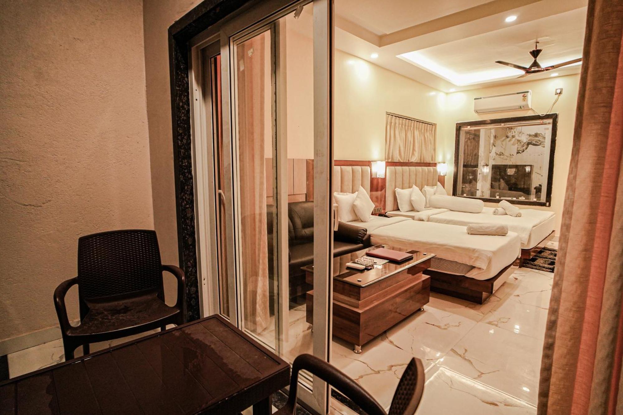Prasant On Beach Resort !! Lift - Wifi -Restaurant-Parking Facilities-Newly Decorated Room !! Mandarmani Luaran gambar
