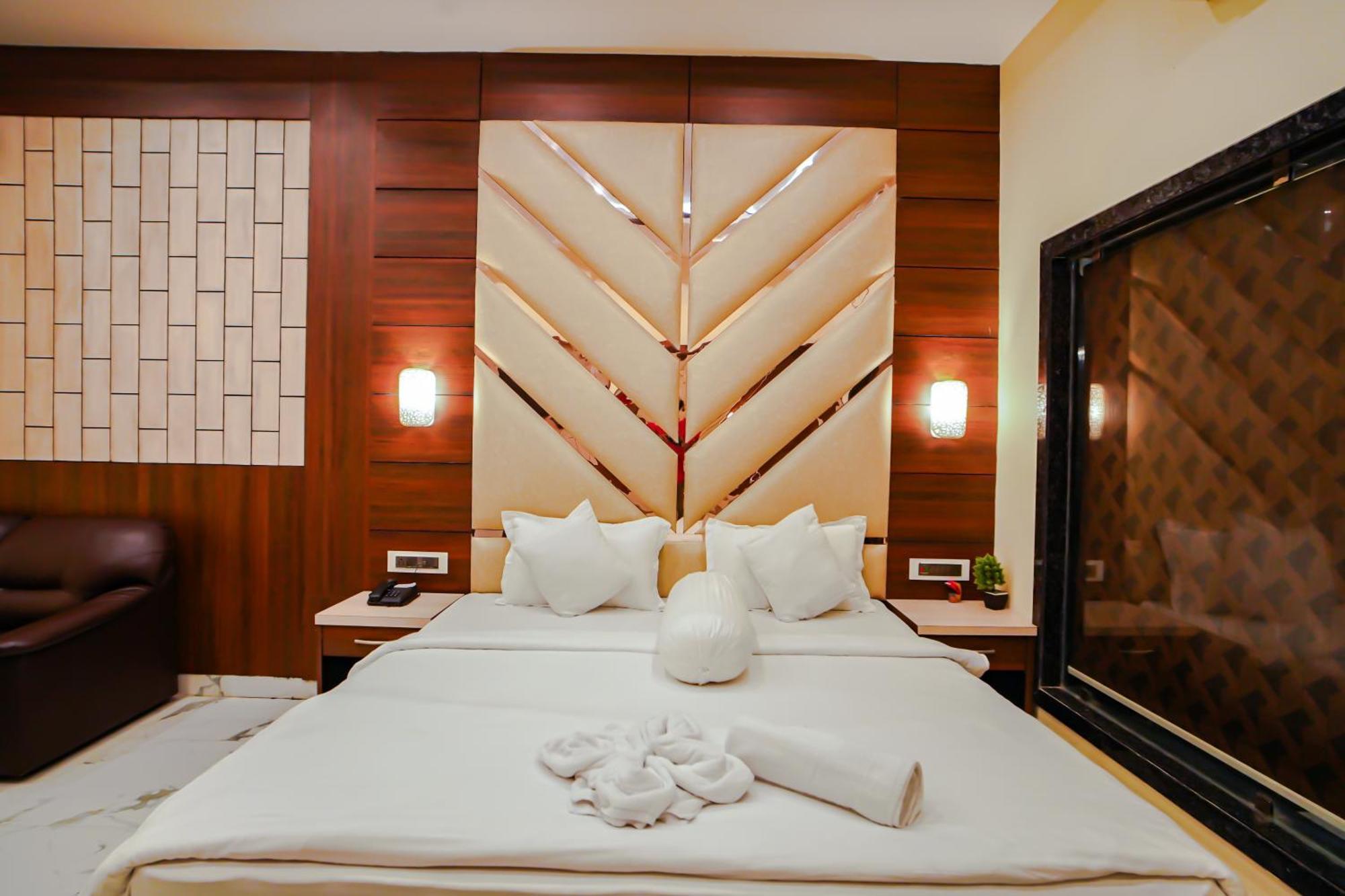 Prasant On Beach Resort !! Lift - Wifi -Restaurant-Parking Facilities-Newly Decorated Room !! Mandarmani Luaran gambar