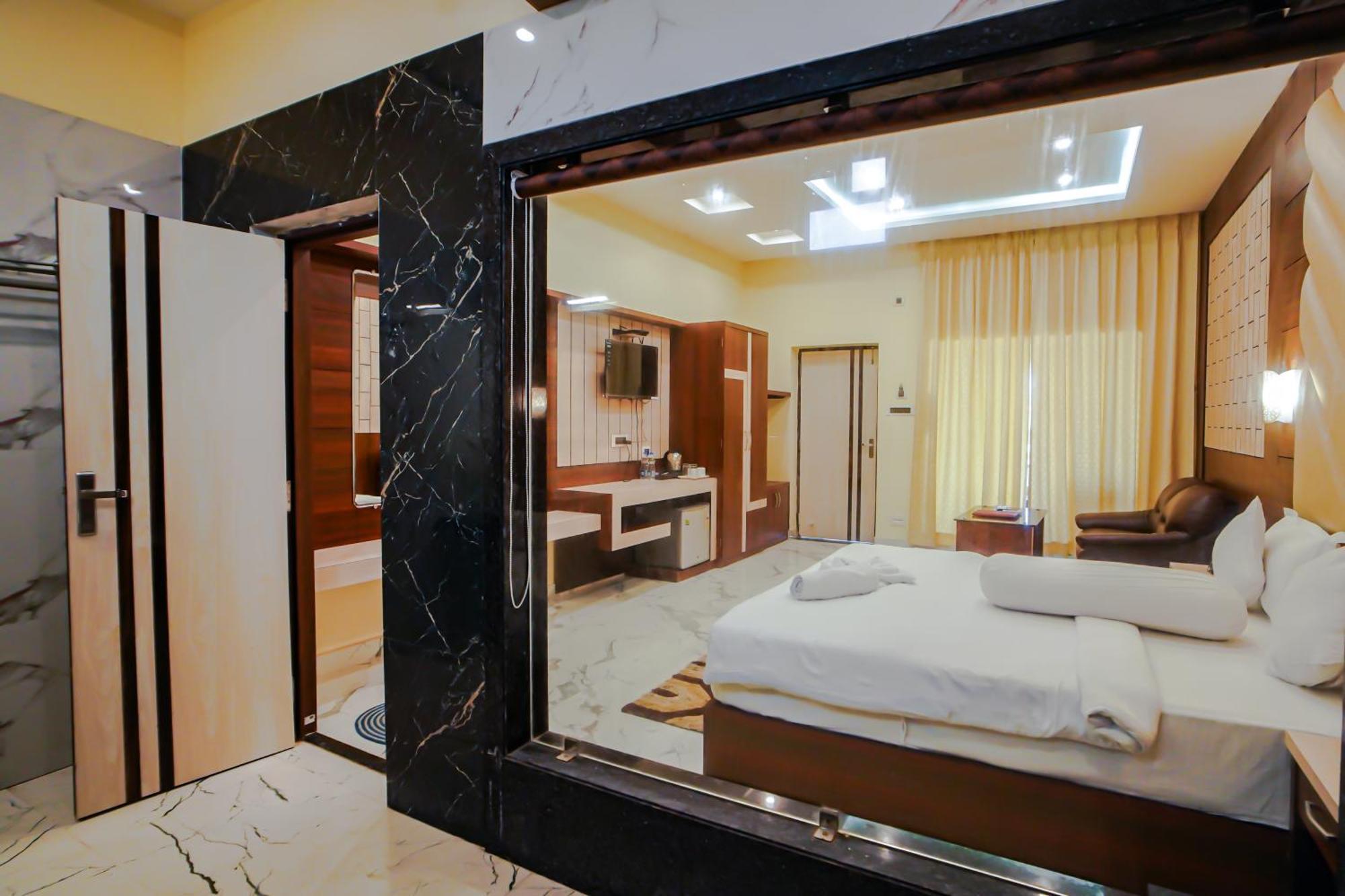 Prasant On Beach Resort !! Lift - Wifi -Restaurant-Parking Facilities-Newly Decorated Room !! Mandarmani Luaran gambar