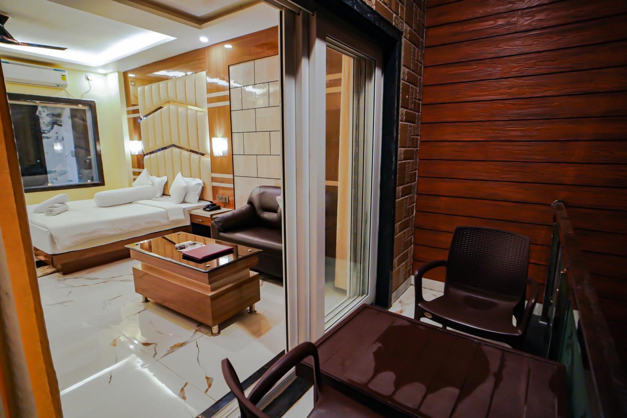 Prasant On Beach Resort !! Lift - Wifi -Restaurant-Parking Facilities-Newly Decorated Room !! Mandarmani Luaran gambar