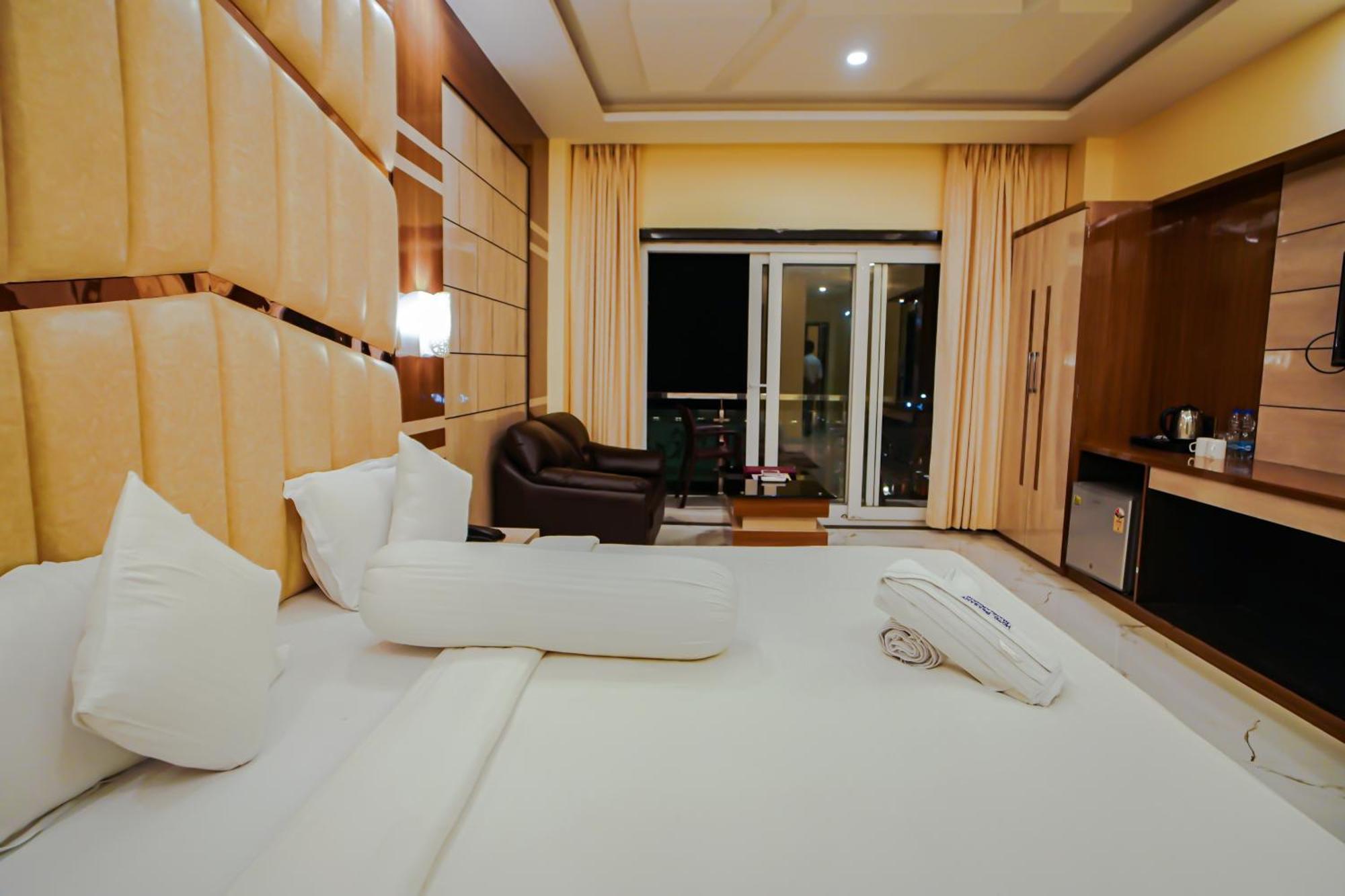 Prasant On Beach Resort !! Lift - Wifi -Restaurant-Parking Facilities-Newly Decorated Room !! Mandarmani Luaran gambar