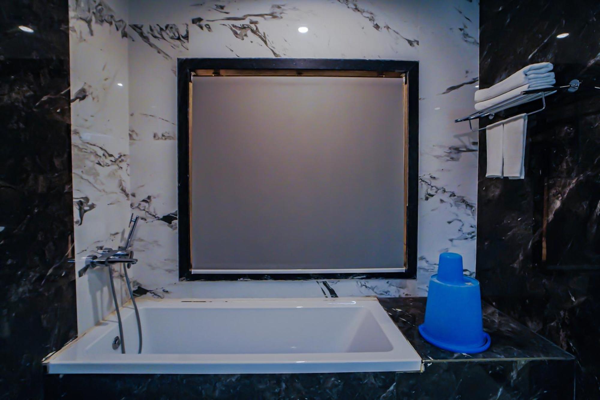Prasant On Beach Resort !! Lift - Wifi -Restaurant-Parking Facilities-Newly Decorated Room !! Mandarmani Luaran gambar