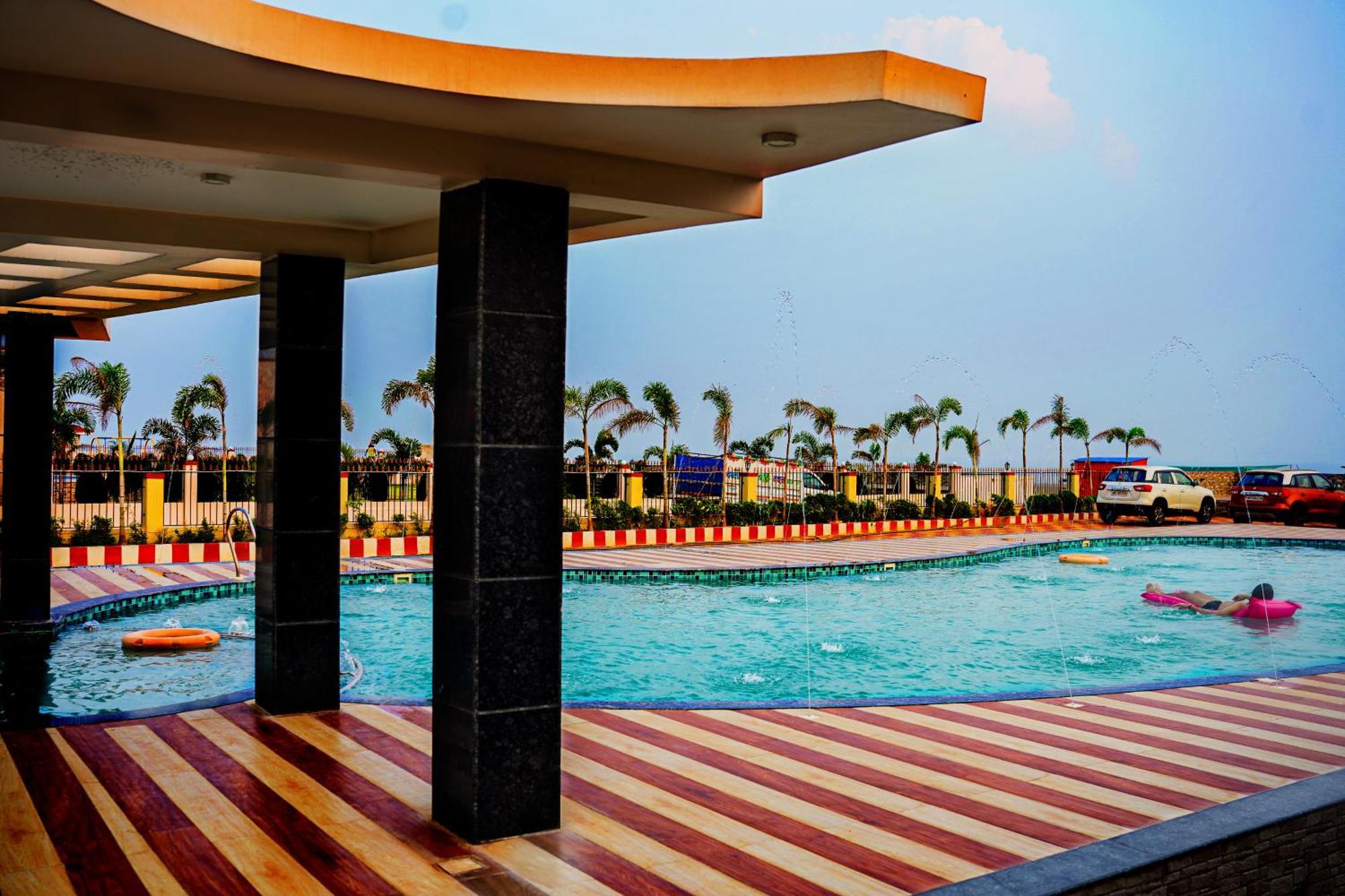 Prasant On Beach Resort !! Lift - Wifi -Restaurant-Parking Facilities-Newly Decorated Room !! Mandarmani Luaran gambar