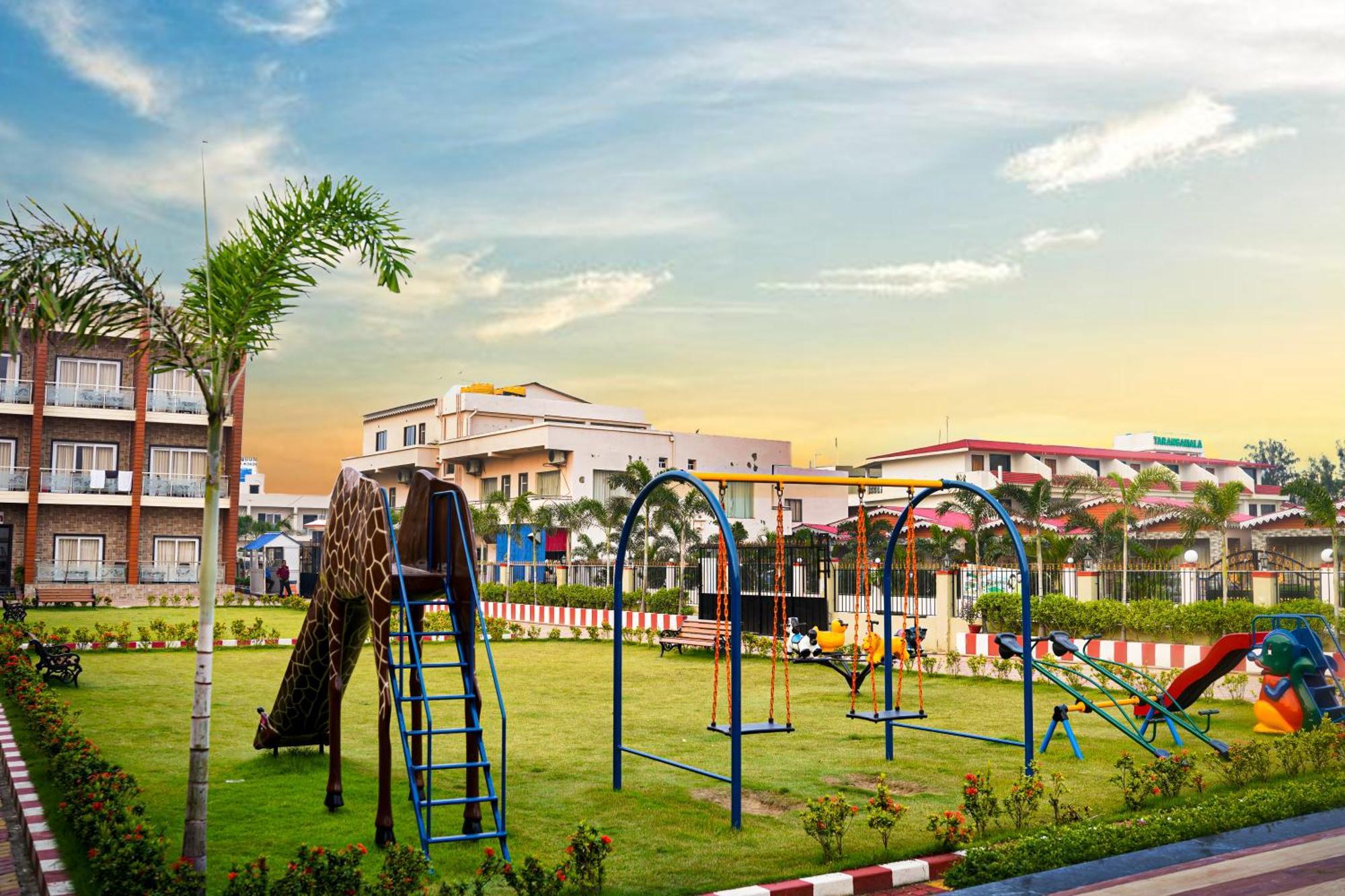 Prasant On Beach Resort !! Lift - Wifi -Restaurant-Parking Facilities-Newly Decorated Room !! Mandarmani Luaran gambar