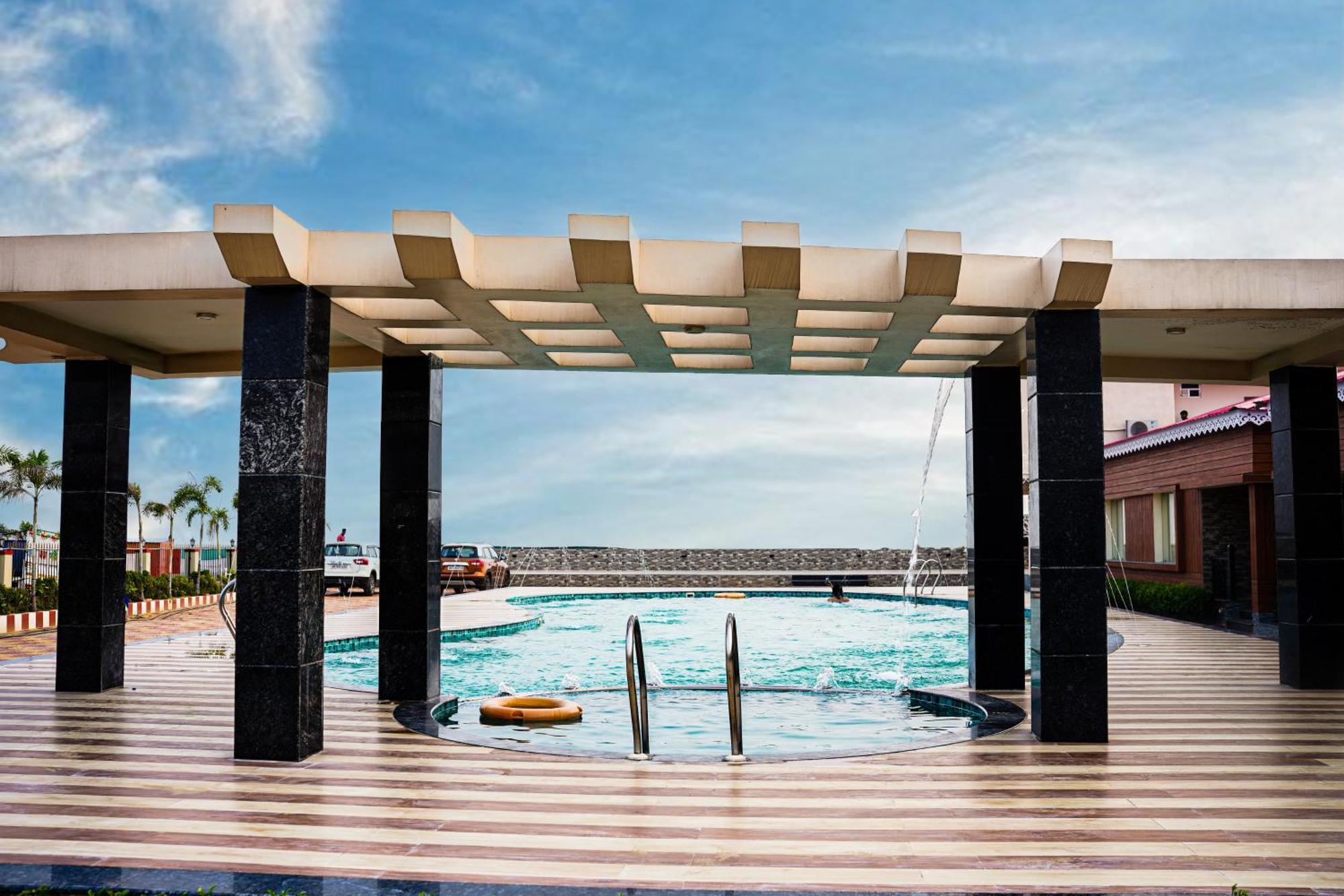 Prasant On Beach Resort !! Lift - Wifi -Restaurant-Parking Facilities-Newly Decorated Room !! Mandarmani Luaran gambar