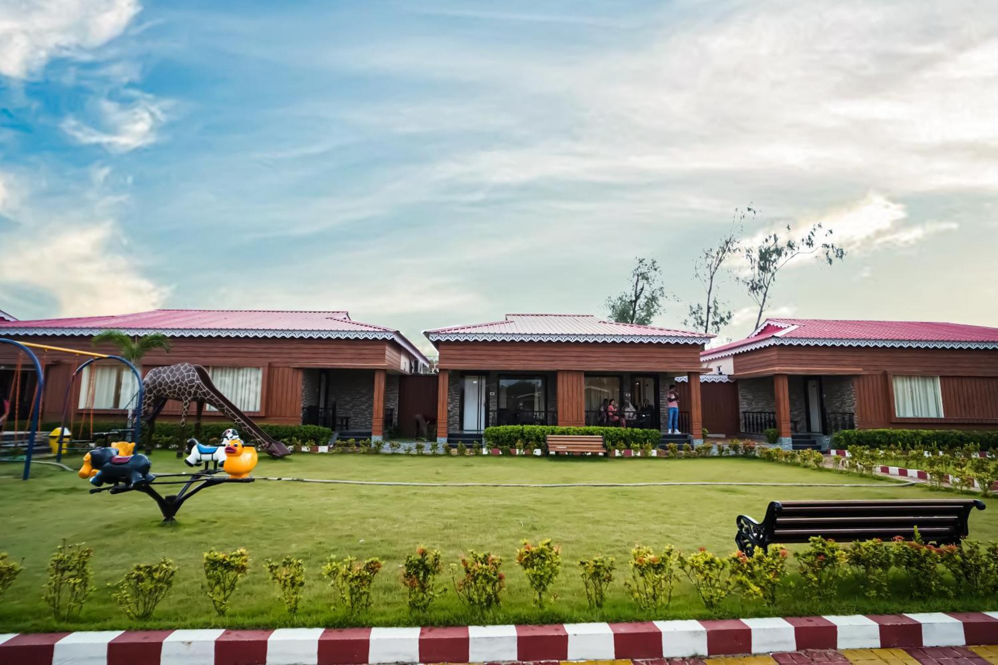 Prasant On Beach Resort !! Lift - Wifi -Restaurant-Parking Facilities-Newly Decorated Room !! Mandarmani Luaran gambar